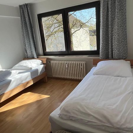 Zimmer Fuer Monteure, Handwerker Oder Reisende Essen Exterior foto