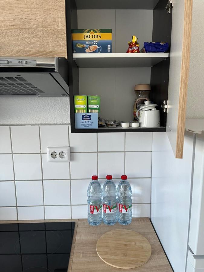 Zimmer Fuer Monteure, Handwerker Oder Reisende Essen Exterior foto