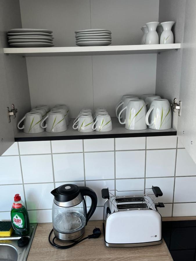 Zimmer Fuer Monteure, Handwerker Oder Reisende Essen Exterior foto