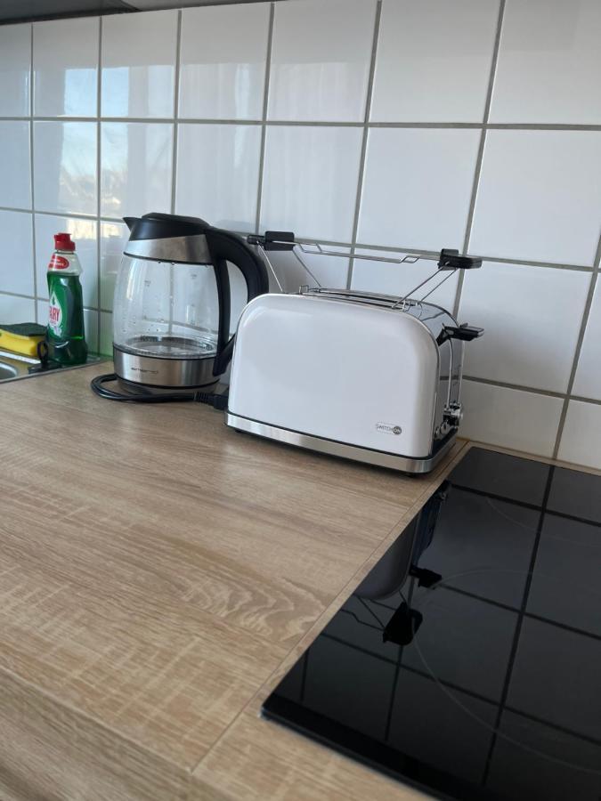 Zimmer Fuer Monteure, Handwerker Oder Reisende Essen Exterior foto